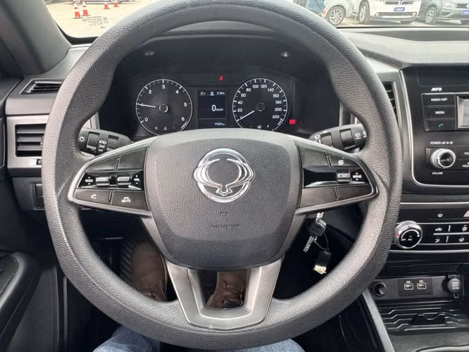 SSANGYONG GRAND MUSSO 2023 - Imagen 7