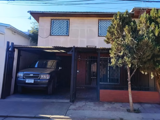 Amplia Casa en Maipú Sol Poniente | 4 Dormitorios y Gran Patio de 51 m² - Imagen 2