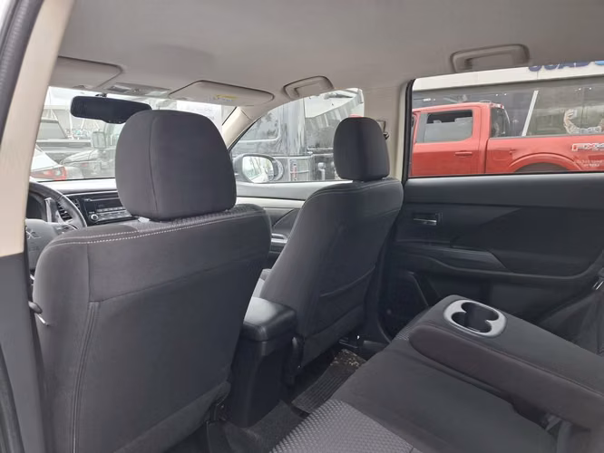 MITSUBISHI OUTLANDER 2019 - Imagen 10