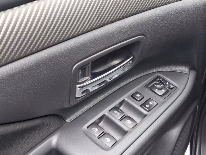 MITSUBISHI OUTLANDER 2019 - Imagen 8
