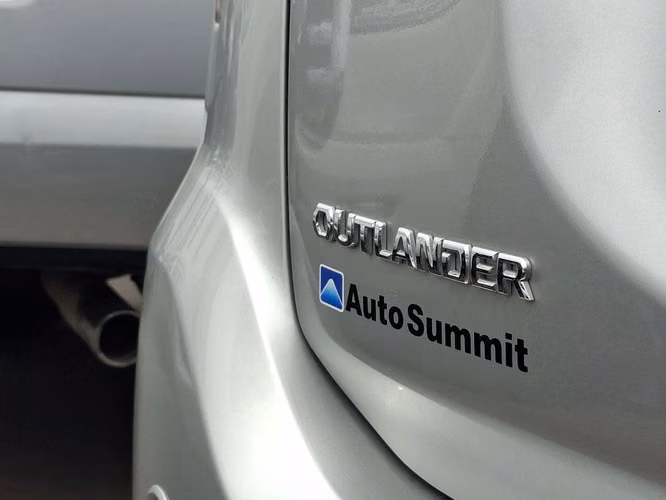 MITSUBISHI OUTLANDER 2019 - Imagen 6
