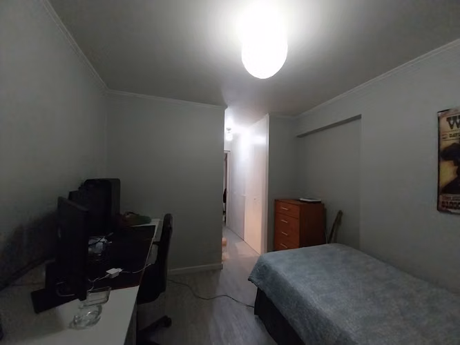 Estupenda casa 2 pisos en pasaje cerrado porton automático - Imagen 3