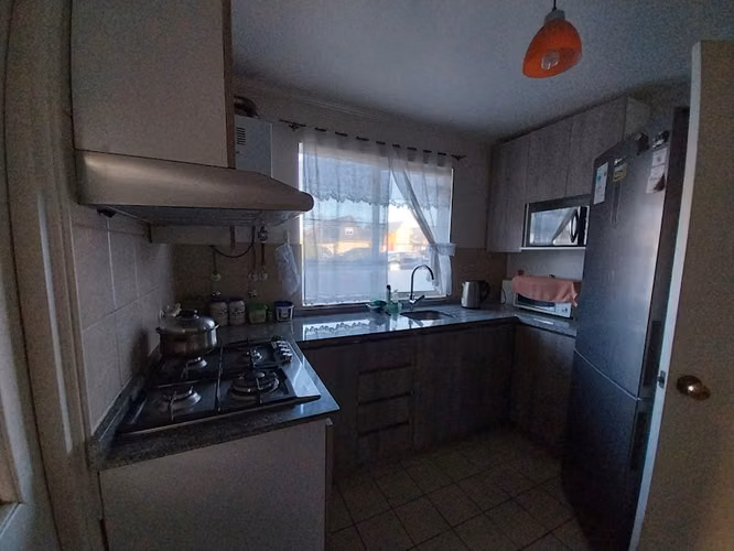Estupenda casa 2 pisos en pasaje cerrado porton automático - Imagen 7