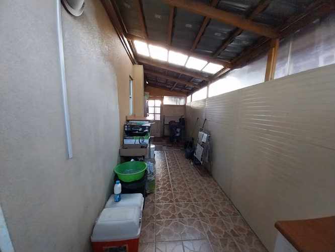 Estupenda casa 2 pisos en pasaje cerrado porton automático - Imagen 9