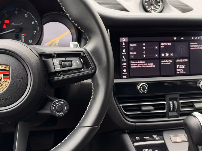 PORSCHE MACAN T 2025 - Imagen 16