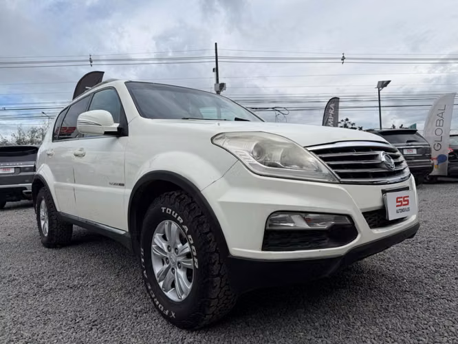 SSANGYONG REXTON 4X2 MT6 2.0 HDI 2015 - Imagen 4