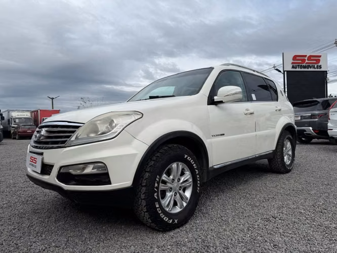 SSANGYONG REXTON 4X2 MT6 2.0 HDI 2015