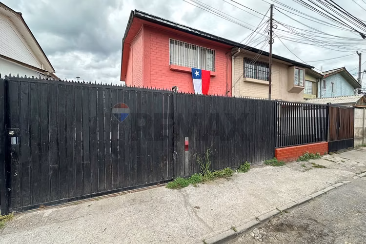 Casa renovada 3 dorm. | pasaje cerrado - Imagen 4