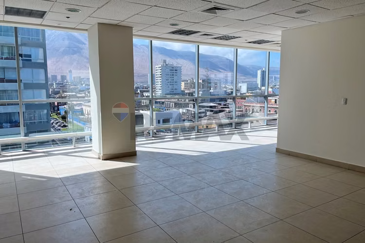 Oficina en arriendo, edificio esmeralda iquique