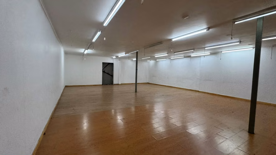 PROPIEDAD CON TRES ACCESOS-ARRIENDO COMPLETA O POR LOTES