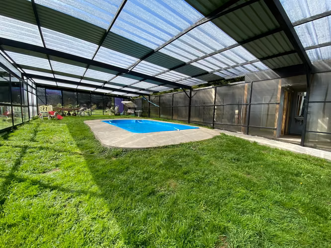 PISCINA TEMPERADA  PARA PASEOS DE CURSO 350 MT2 DE TERRENO - Imagen 2