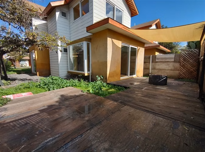 Casa en arriendo de 3 dorm. en Peñaflor
