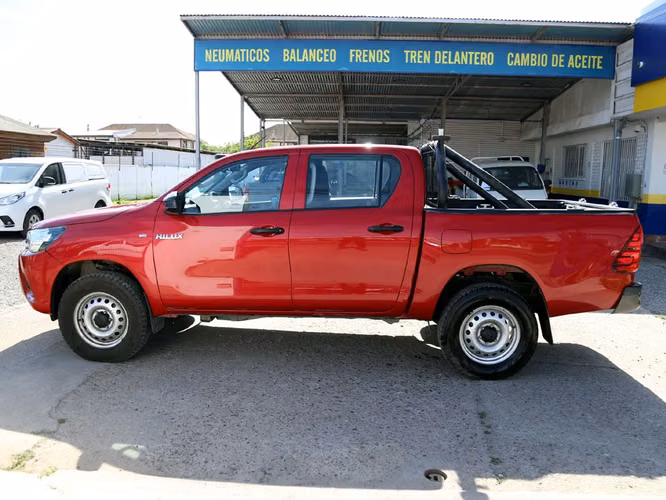 TOYOTA HILUX 2024 - Imagen 5