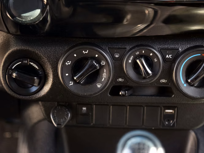 TOYOTA HILUX 2024 - Imagen 18