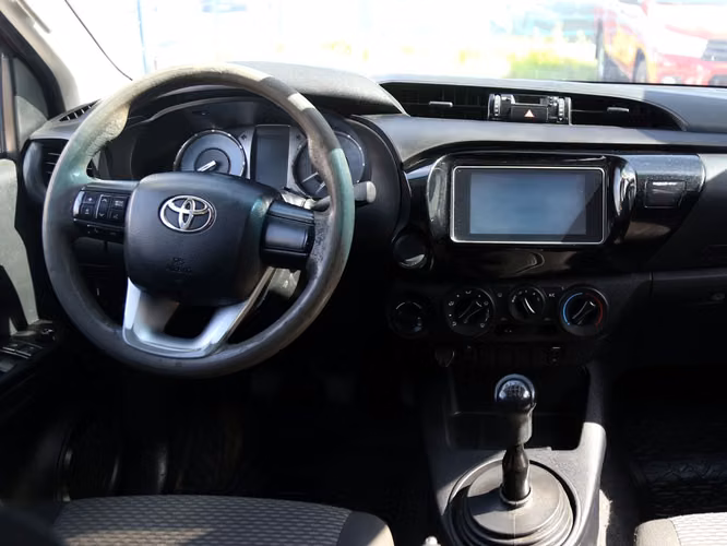 TOYOTA HILUX 2024 - Imagen 12
