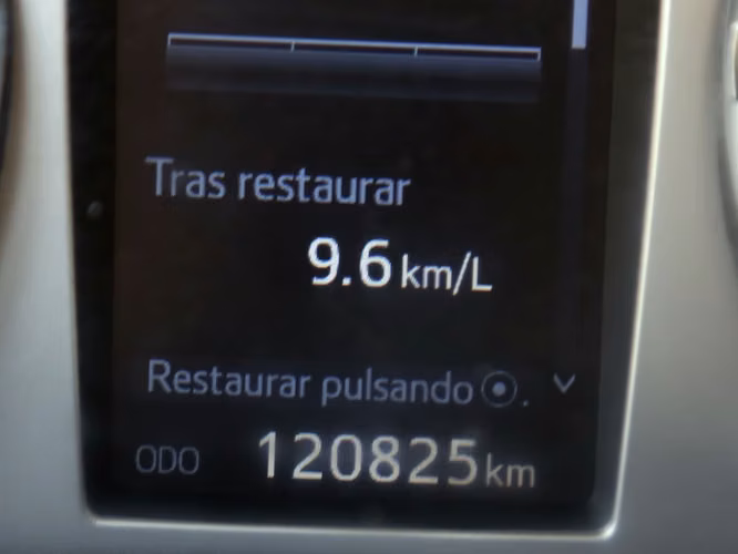 TOYOTA HILUX 2024 - Imagen 15