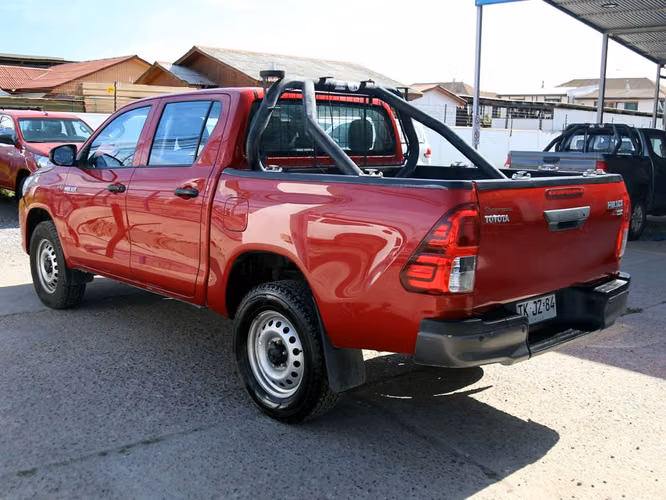 TOYOTA HILUX 2024 - Imagen 8