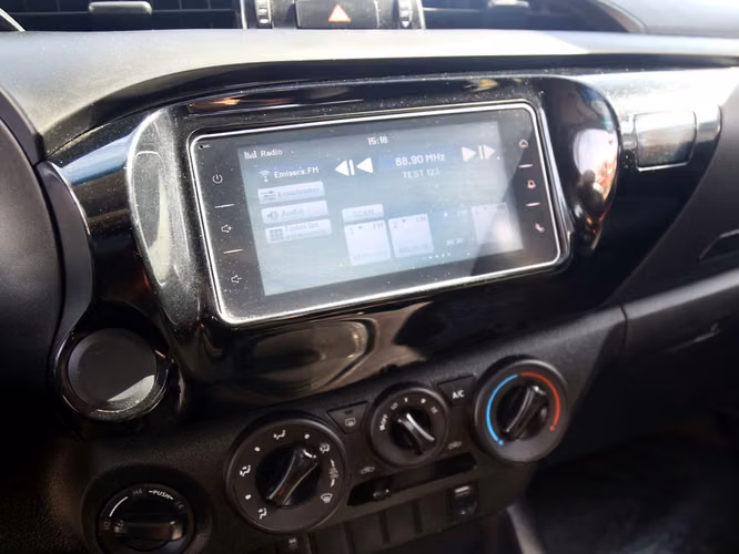 TOYOTA HILUX 2024 - Imagen 17