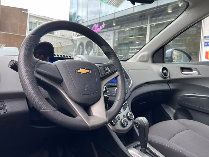 CHEVROLET SONIC II LT HB 5P 1.6 AT - 2014 | 4764 - Imagen 9