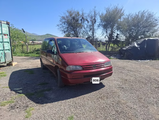 Peugeot 806 van 8 pasajeros
