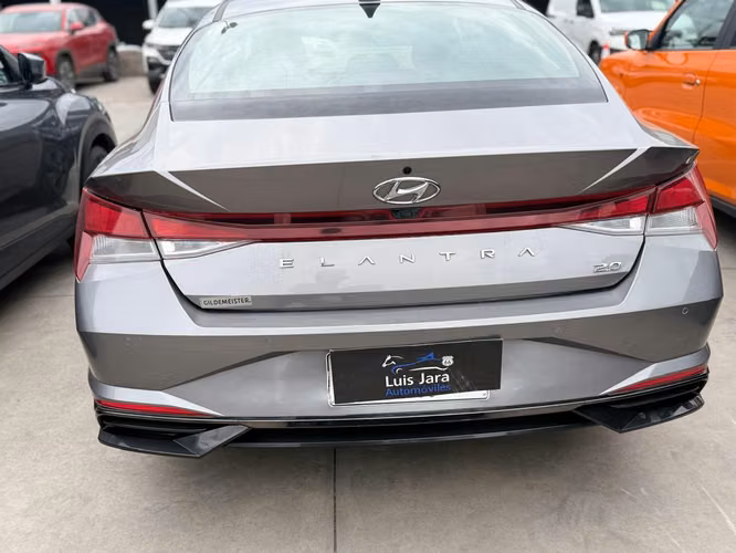 HYUNDAI ELANTRA CN7 - Imagen 4