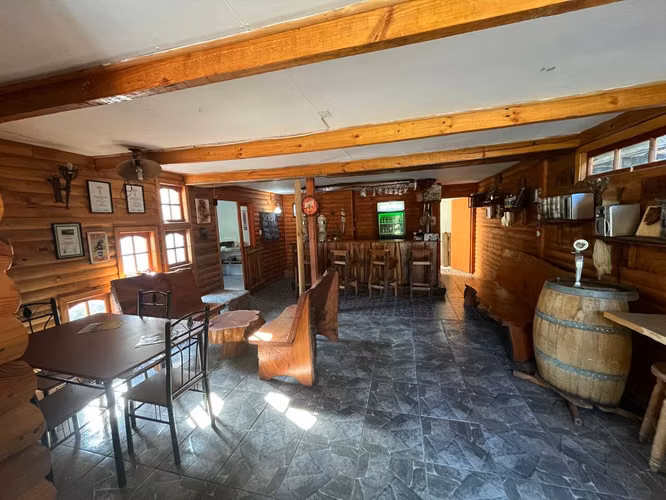 VENTA DE COMPLEJO DE CABAÑAS CON PISCINA Y CERVECERÍA ARTESANAL PRECORDILLERA STA BARBARA