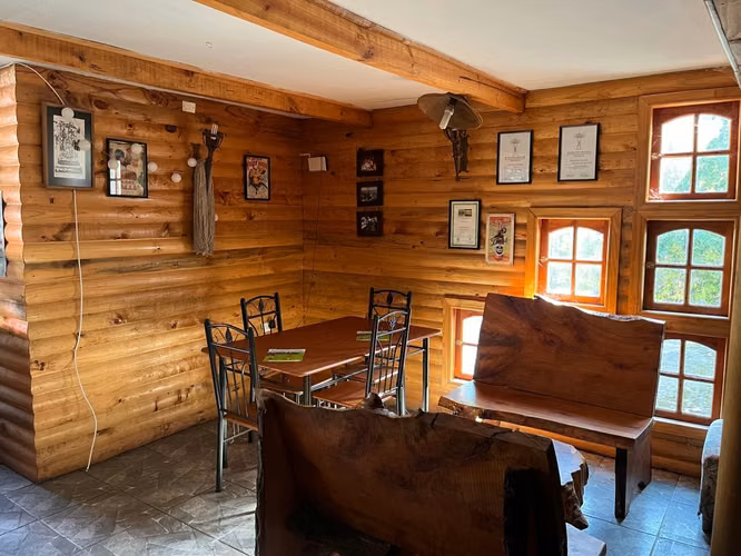 VENTA DE COMPLEJO DE CABAÑAS CON PISCINA Y CERVECERÍA ARTESANAL PRECORDILLERA STA BARBARA