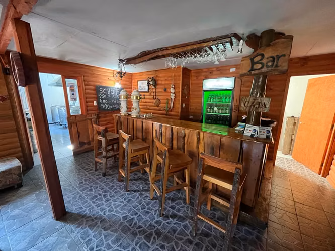 VENTA DE COMPLEJO DE CABAÑAS CON PISCINA Y CERVECERÍA ARTESANAL PRECORDILLERA STA BARBARA