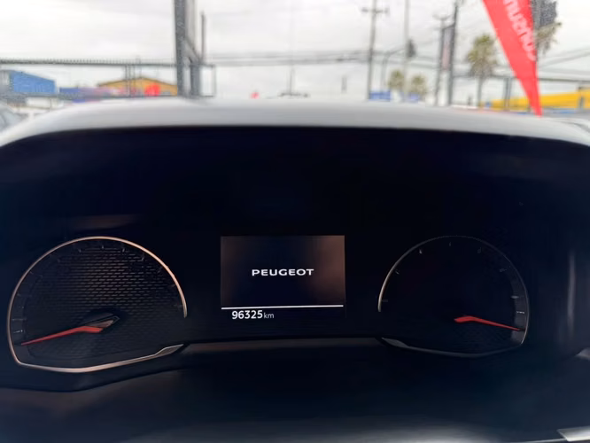 PEUGEOT 2008 2021 - Imagen 12