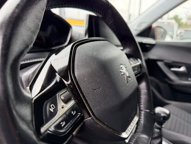 PEUGEOT 2008 2021 - Imagen 16