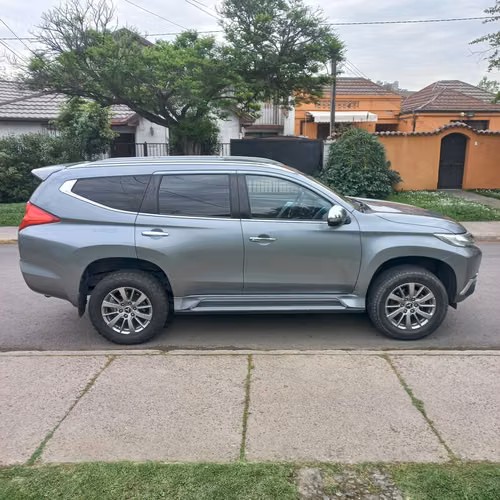 MITSUBISHI MONTERO SPORT AT AÑO 2019 FULL EQUIPO - Imagen 6