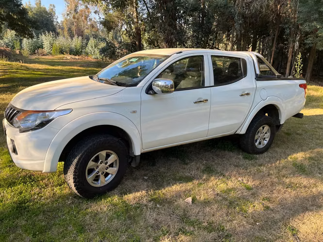 Se vende camioneta 4x4 poco uso - Imagen 3