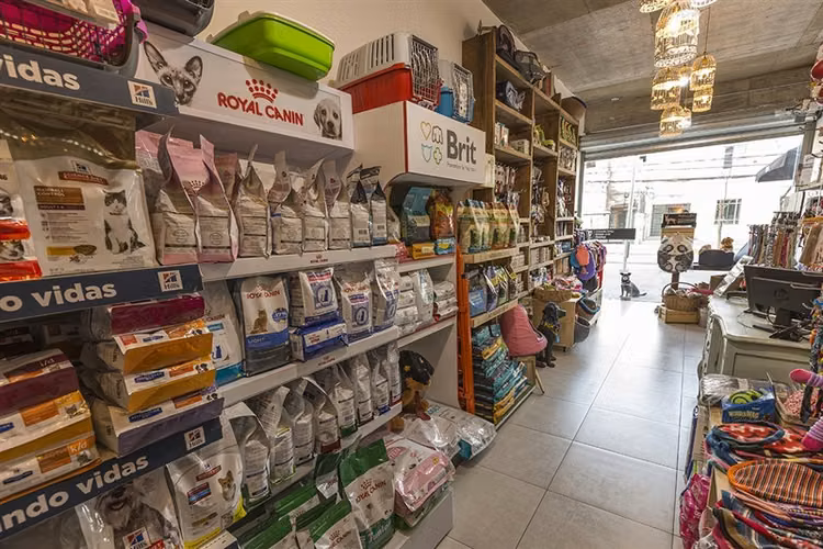 SE VENDE DERECHO DE LLAVES TIENDA PARA MASCOTAS