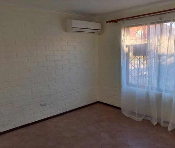 Arriendo Casa esquina, Talca, 4 dorm, Villa Bicentenario. - Imagen 8