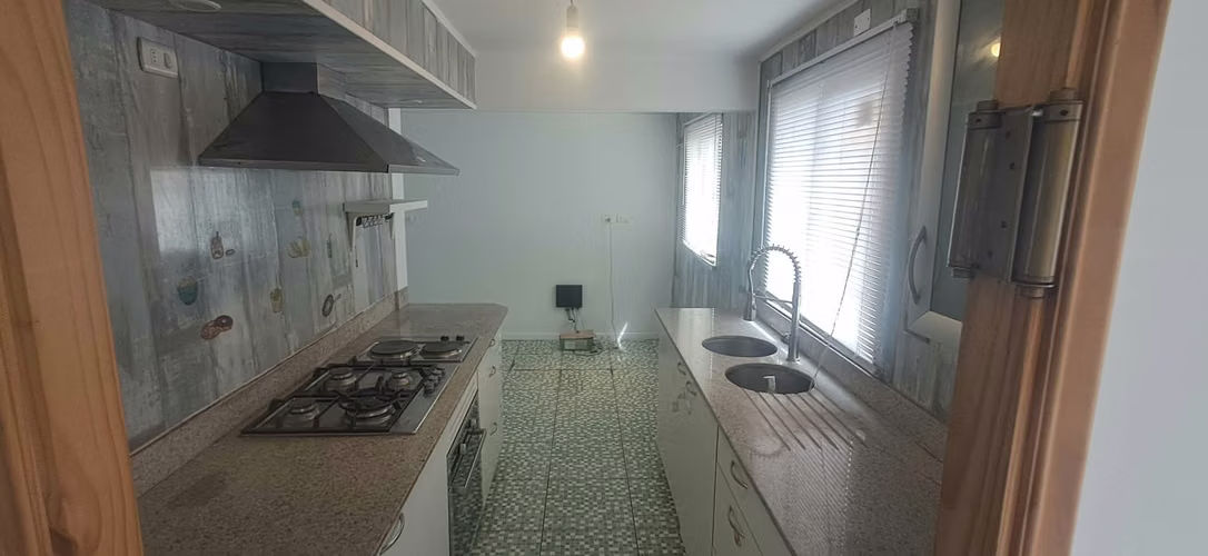SE ARRIENDA LINDA CASA 2 PISOS LARAPINTA LAMPA - Imagen 7