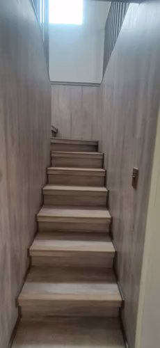 SE ARRIENDA LINDA CASA 2 PISOS LARAPINTA LAMPA - Imagen 9
