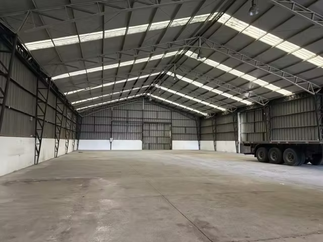 gran Bodega de  1.000 mts2 sector Cardonal - Imagen 3