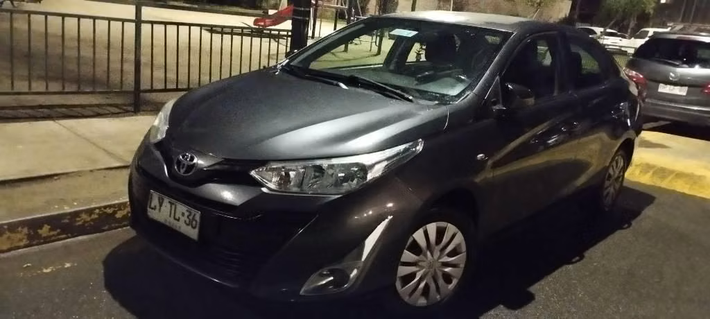Toyota Yaris full automático - Imagen 3