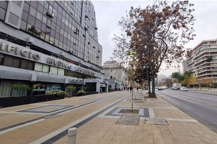 A pasos del metro alcántara con estacionamiento - Imagen 11