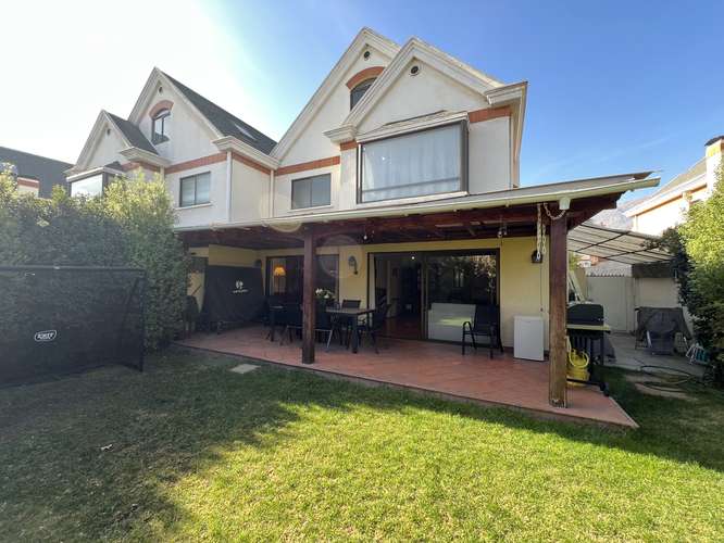 CASA CON LA MEJOR UBICACION DE SAN CARLOS DE APOQUINDO
