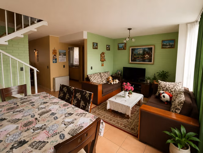 SE VENDE CASA EN LOS ALTOS DE QUILICURA - Imagen 4