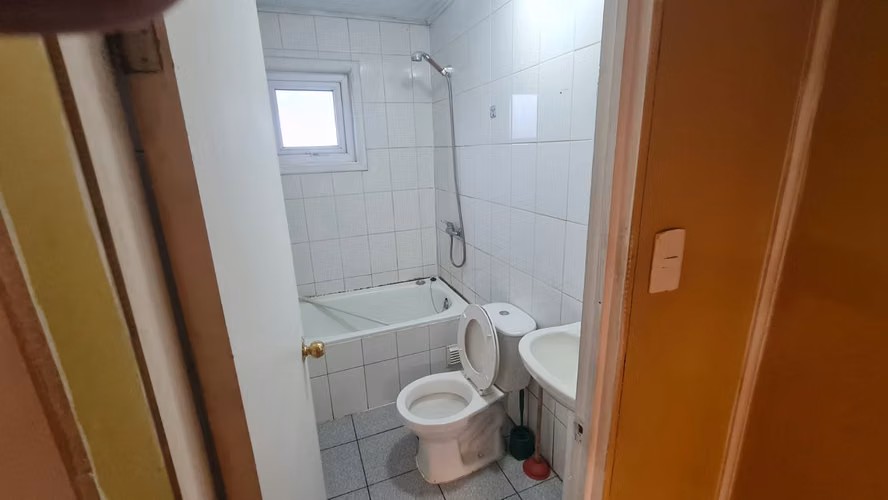 SE VENDE CASA DE DOS DORMITORIOS Y UN BAÑO  EN LABRANZA