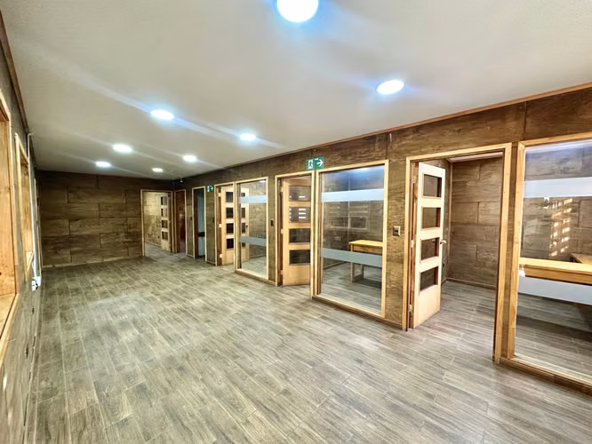 OFICINAS Y BODEGA CON AMPLIO ESTACIONAMIENTO EN VALDIVIA - Imagen 4