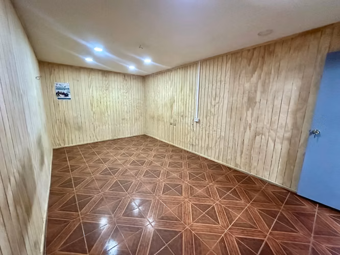 OFICINAS Y BODEGA CON AMPLIO ESTACIONAMIENTO EN VALDIVIA - Imagen 18