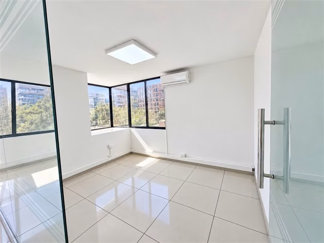 4 privados, 3 Baños/Sector el Golf. - Imagen 9