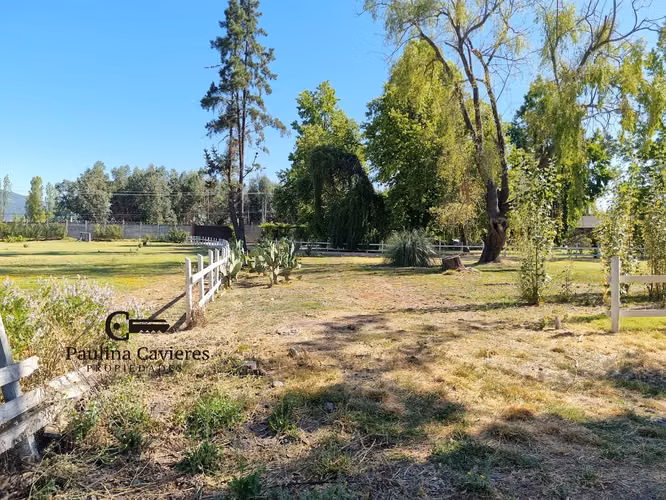 Vendo propiedad en Teno; quincho, piscina, cancha tenis, uso habitacional o comercial