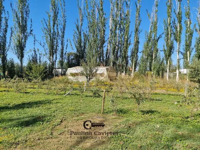 Vendo propiedad en Teno; quincho, piscina, cancha tenis, uso habitacional o comercial
