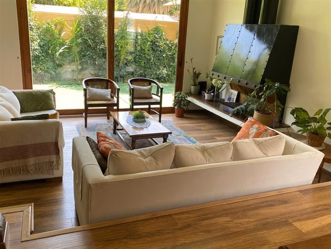 Casa en venta de 8 dorm. en Las Condes barrio Los Dominicos. - Imagen 7