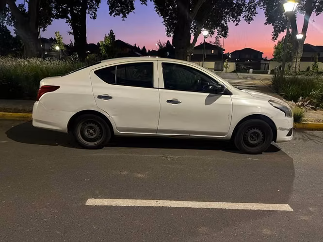 Nissan versa - Imagen 2