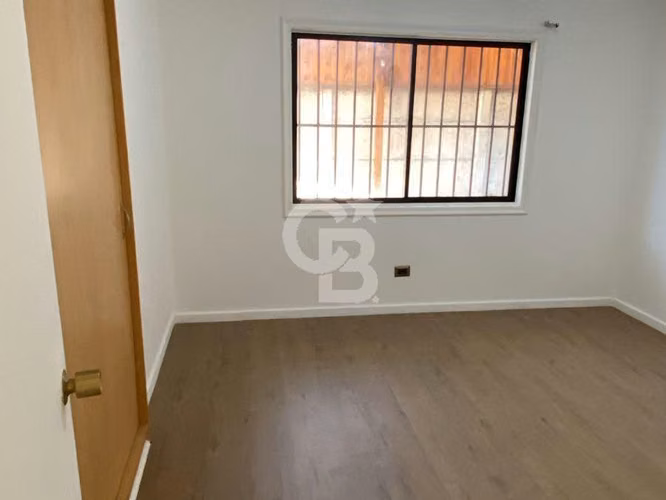 Amplios espacios, patio y conectividad en Rahue Alto - Imagen 6